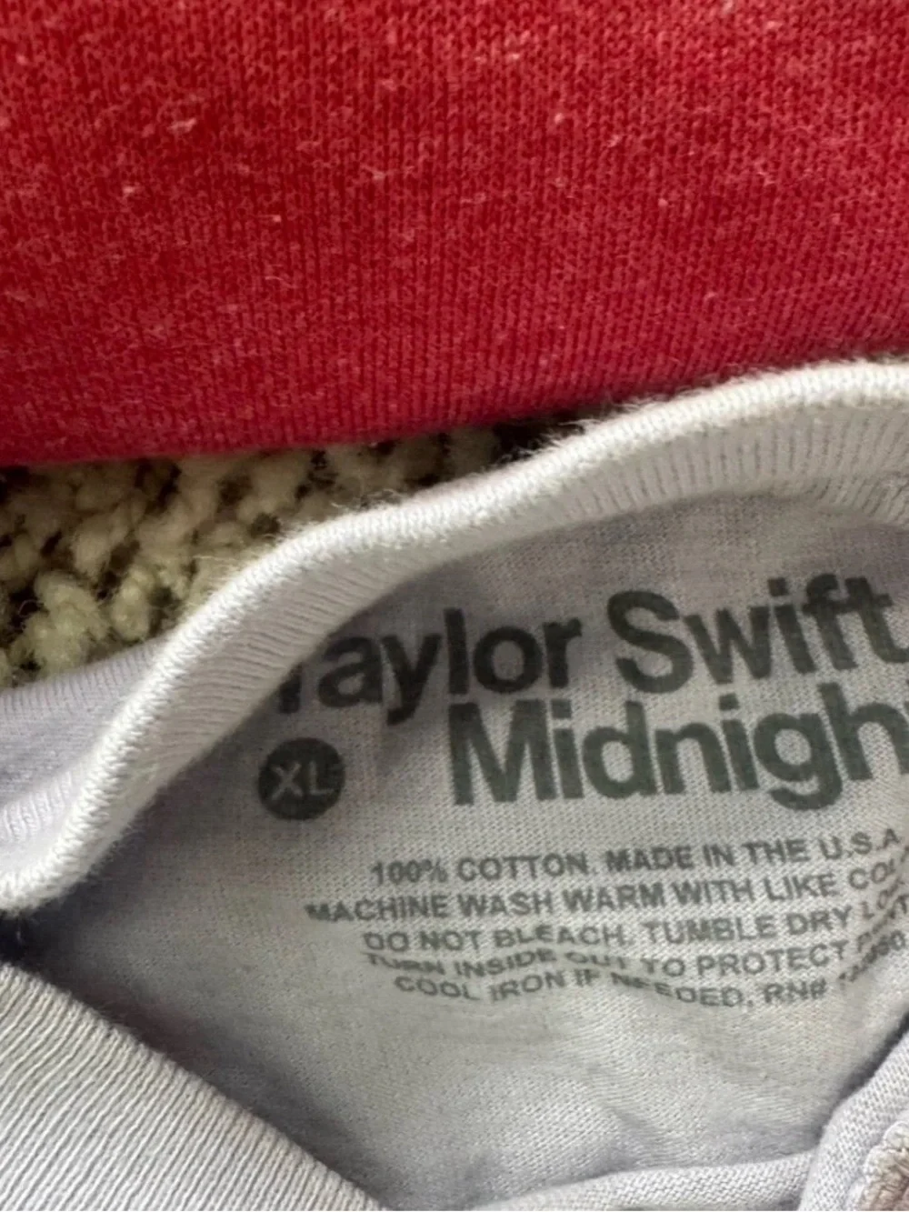 Taylor Swift Signed cd and merch bundle - Picture 4 of 7